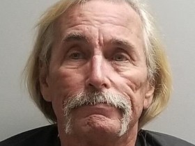 美66岁男子威胁刺杀特朗普被捕:曾多次遭通缉,包括“身为性犯罪者未进行登记”