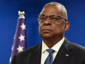 美防长命令两个航母打击群继续驻扎在中东地区