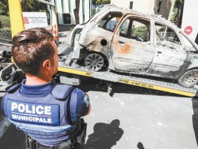 英法德出现社会骚乱,“反移民”导致政治冲突,“持刀袭击”在欧洲频发激化民粹潮