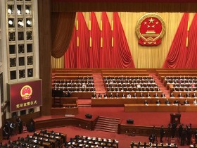 人民网:宪法宣誓为法治中国注入精神动力